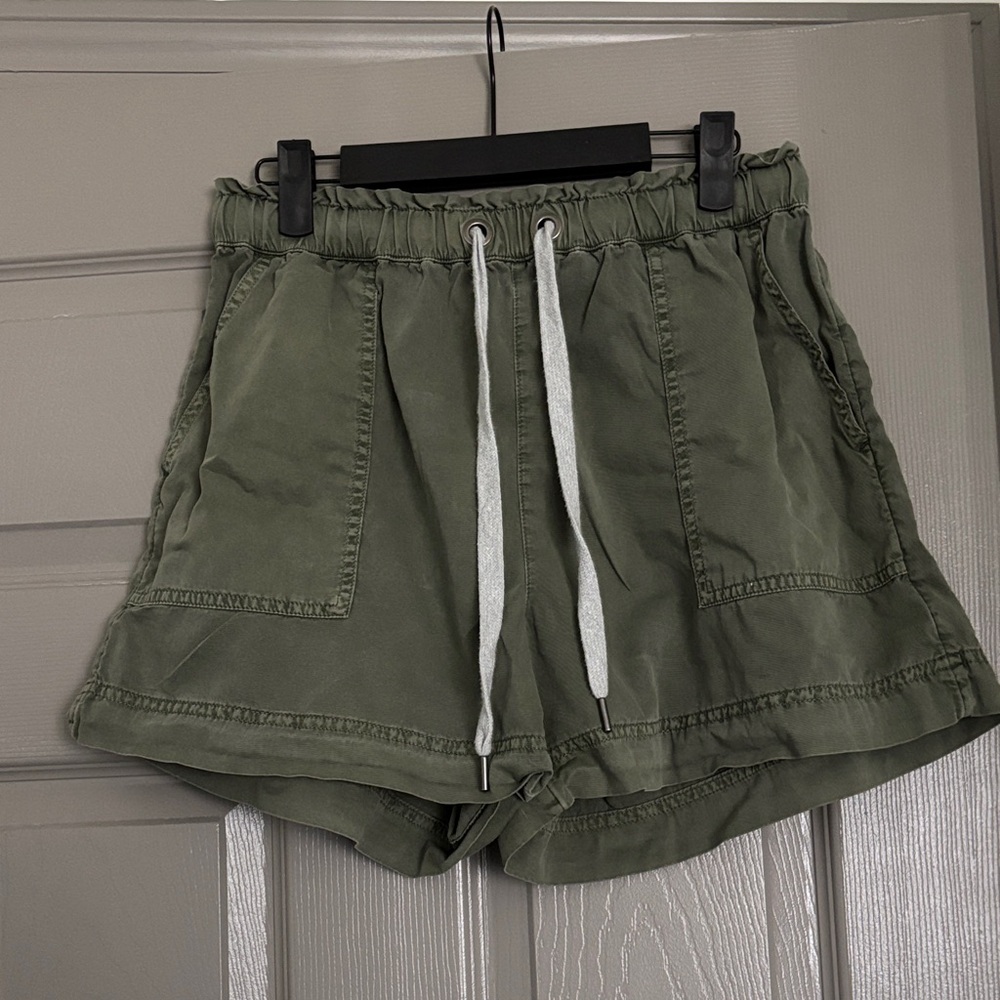 Aerie Sage Green Women's Cargo Shorts